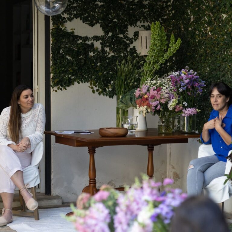 NOVIEMBRE 2022 - 
Taller: El valor de las
manos y las flores